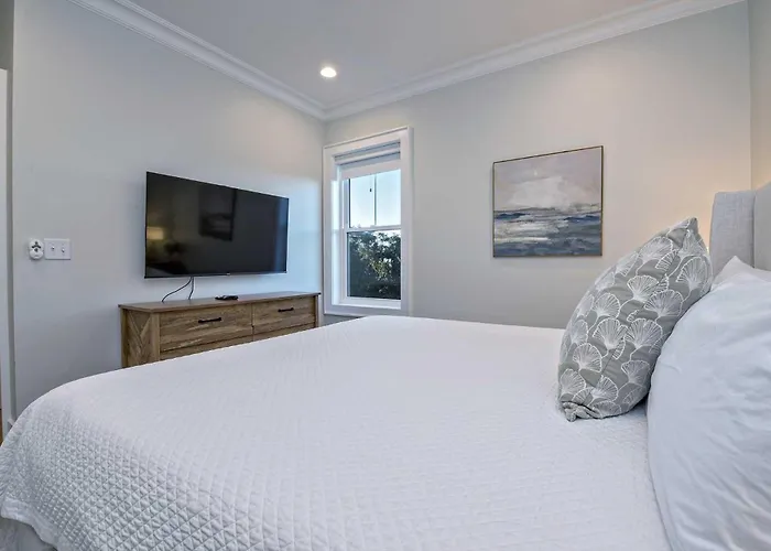 Holiday home For Shore House